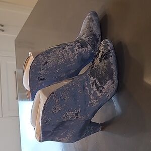 Vince Camuto crushed velvet heeled booties. Size 9